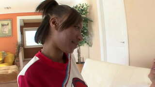 Du teen cheerleaders yn cael fucked gan gwyn hyfforddwr pêl-droed