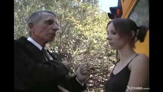 ȿ�人的和冒险的女孩肛交、口交