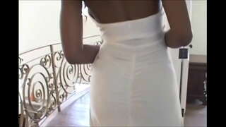 Nyomi recebendo o rabo preso