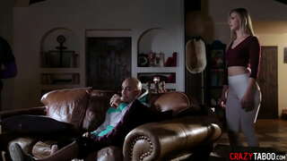 Bebé Jillian Janson se axeonllou e sugado big dick e gusta de hardcore buceta carallo despois de que