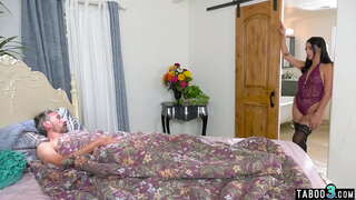 Gamla styvfar anal fucking hans spinkig latinamerikansk styvdotter